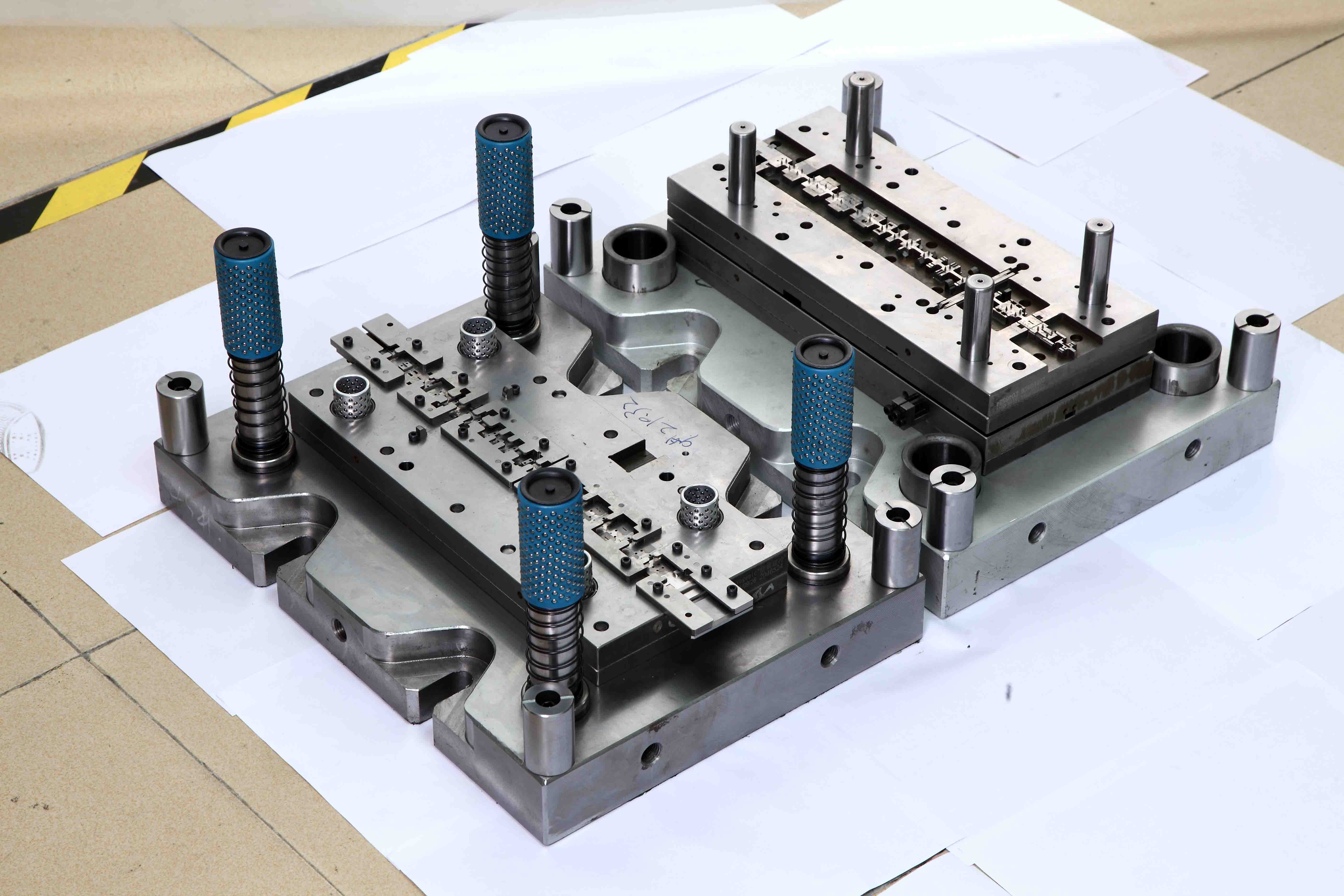 Stamping Die - Steel punch and die set metal tool manufacturer